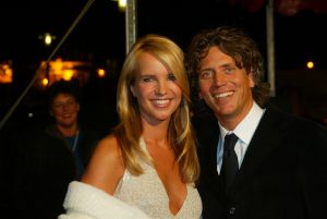 23-10-2004 SHOWBIZZ; GALA PREMIERE VAN DE  FILM  ELLIS IN GLAMOURLAND. Met Linda de Mol Joan Collins en Chris Tates, regie door Pieter Kramer,die bekend werd door de serie Ja Zuster Nee Zuster.
foto: Albert den Iseger.