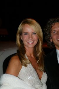 23-10-2004 SHOWBIZZ; GALA PREMIERE VAN DE  FILM  ELLIS IN GLAMOURLAND. Met Linda de Mol Joan Collins en Chris Tates, regie door Pieter Kramer,die bekend werd door de serie Ja Zuster Nee Zuster.
foto: Albert den Iseger.