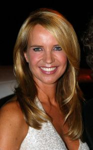 23-10-2004 SHOWBIZZ; GALA PREMIERE VAN DE  FILM  ELLIS IN GLAMOURLAND. Met Linda de Mol Joan Collins en Chris Tates, regie door Pieter Kramer,die bekend werd door de serie Ja Zuster Nee Zuster.
foto: Albert den Iseger.