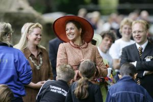 06-07-2004 KONINKLIJK HUIS: MAXIMA BEZOEKT ARTIS IN AMSTERDAM.
foto: Albert den Iseger.