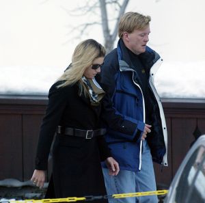 22-02-2003 KONINKLIJKHUIS: BEATRIX MAXIMA EN ALEX HEERLIJK OP SKIVAKANTIE IN LECH. Het Oostenrijkse Lech was weer de lokatie waar de leden van het Koningshuis van Nederland hun ski vakantie aan het vieren zijn. Nu waren er Alex en Maxima en Beatrix ze verbleven in het Hotel de Post.
Foto: Albert den Iseger.