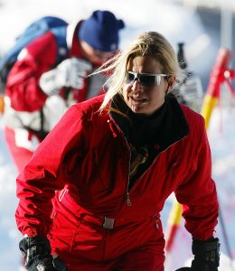 22-02-2003 KONINKLIJKHUIS: BEATRIX MAXIMA EN ALEX HEERLIJK OP SKIVAKANTIE IN LECH. Het Oostenrijkse Lech was weer de lokatie waar de leden van het Koningshuis van Nederland hun ski vakantie aan het vieren zijn. Nu waren er Alex en Maxima en Beatrix ze verbleven in het Hotel de Post.
Foto: Albert den Iseger.