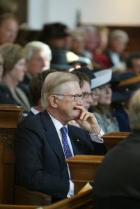 18-10-2003 KONINKLIJK HUIS: BRUILOFT VAN PAULINE SCHRODER IN BLOEMENDAAL.
Tal van familie leden en vrienden waren aanwezig op de bruiloft van de dochter van Martin Schroder. Ook enkele leden van het koningshuis waren aanwezig.
foto: Albert den Iseger.