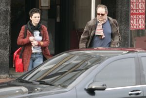 11-01-2006 SHOWBIZZ; ROB DE NIJS VINDT ZIJN NIEUWE BELINDA: Rob de Nijs heeft een nieuwe liefde Henriette, wij vonden Rob en zijn nieuwe Belinda in het Belgische Knokke. Weekblad Prive doet deze week een uitgebreid verslag van onze speurtocht naar het voor het oog een verliefde stel.
Foto: Albert den Iseger.