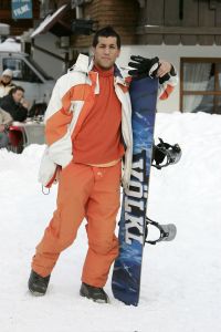 13-01-2006 SHOWBIZZ; JODY BERNAL VERLIEST VRIENDIN IN HET OOSTENRIJKSE LECH. Jody Bernal was samen met Hans van Eijk in Lech om afscheid te nemen van een werderzijdse vriendin. Een zeer populaire ski lerares in Lech die Jody al vele jaren kende en ook prive erg goed met haar omging. Zij is overleden ten gevolge van kanker.Jody en Hans namen in Lech afscheid van haar.
foto;Albert den Iseger.