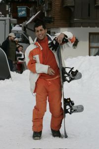 13-01-2006 SHOWBIZZ; JODY BERNAL VERLIEST VRIENDIN IN HET OOSTENRIJKSE LECH. Jody Bernal was samen met Hans van Eijk in Lech om afscheid te nemen van een werderzijdse vriendin. Een zeer populaire ski lerares in Lech die Jody al vele jaren kende en ook prive erg goed met haar omging. Zij is overleden ten gevolge van kanker.Jody en Hans namen in Lech afscheid van haar.
foto;Albert den Iseger.