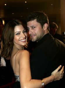 27-01-2006 SHOWBIZZ: TOURIYA HAOUD GAAT TROUWEN MET GREG VAUGHAN. Touriya en Greg gaan aankomende zomer trouwen in het decadente Beverly Hills.Zij wonen nu samen in een appartement in L.A. en verhuizen na hun bruiloft naar een prachtige villa in Beverly Hills. Het zal een echte glamour bruiloft worden, zei Touriya aan de telefoon. Dus bekend Nederland zal in juli aanwezig zijn bij de bruiloft van Touriya en Greg.
foto: Albert den Iseger.