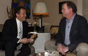 28-11-2006 SHOWBIZZ; EVERT SANTEGOEDS ONTVANGT PAUL BURRELL THUIS IN AMSTERDAM.Het werd een gezellig samenzijn thuis bij Evert Santegoeds en Paul Burrell de ex butler van princess Diana. 
foto: Albert den Iseger.