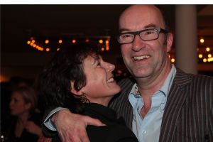 21-12-2007 SHOWBIZZ; SPETTEREND KERSTCIRCUS IN CARRE. Het Kerstcircus 2007 is een eerbetoon aan Gert Jan Droge, de tv ster die als spreekstalmeester in Carre twee jaar geleden zo geweldig op zijn plaats bleek. Circusproducent Henk van der Meijden heeft weer een aantal opmerkelijke acts dit jaar. Vele bekenden waren weer aanwezig oa. Gerard Cox en zijn vrouw, Frits Wester en familie, Belinda Meuldijk en aanhang,Mies Bouwman, Lenie van t Hart, Gerard Joling met vriend Hans Klok, Xandra Brood met kinderen en nog vele anderen.
Foto: Albert den Iseger.