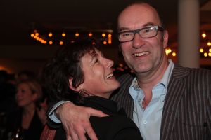 21-12-2007 SHOWBIZZ; SPETTEREND KERSTCIRCUS IN CARRE. Het Kerstcircus 2007 is een eerbetoon aan Gert Jan Droge, de tv ster die als spreekstalmeester in Carre twee jaar geleden zo geweldig op zijn plaats bleek. Circusproducent Henk van der Meijden heeft weer een aantal opmerkelijke acts dit jaar. Vele bekenden waren weer aanwezig oa. Gerard Cox en zijn vrouw, Frits Wester en familie, Belinda Meuldijk en aanhang,Mies Bouwman, Lenie van t Hart, Gerard Joling met vriend Hans Klok, Xandra Brood met kinderen en nog vele anderen.
Foto: Albert den Iseger.