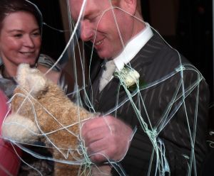 26-01-2008 SHOWBIZZ; DIRK- JAN EN PETRA TROUWEN IN NIJKERK, YVON JASPERS GROTE AFWEZIGE. Weer een boer uit de serie Boer zoekt vrouw die gaat trouwen met zijn grote liefde. Grote afwezige was echter de koppelaarster Yvon Jaspers.
foto: Albert den Iseger.