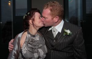 26-01-2008 SHOWBIZZ; DIRK- JAN EN PETRA TROUWEN IN NIJKERK, YVON JASPERS GROTE AFWEZIGE. Weer een boer uit de serie Boer zoekt vrouw die gaat trouwen met zijn grote liefde. Grote afwezige was echter de koppelaarster Yvon Jaspers.
foto: Albert den Iseger.
