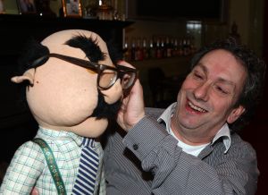 30-01-2009 SHOWBIZZ; ANDRE VAN DUIN KIEST WEER VOOR CORRY VAN GORP. Wat niemand meer voor mogelijk had gehouden gaat nu echt gebeuren. Andre van Duin en Corry van Gorp gaan weer samenwerken. De komiek polste zijn oud collega en die had er wel oren naar, maar het word geen gooi en smijt werk meer zo vertelde Corry mij. Ik ben nog in een goede conditie maar niet meer voor het te gekke werk. Mevrouw de Bok straks weer terug, dat word weer lachen en gieren.
foto: Albert den Iseger.