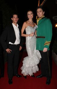 21-12-2008 SHOWBIZZ; HOUSEWARMING PARTY BIJ JAN SMIT EN YOLANTHE VAN CABAU VAN KASBERGEN. Op de uitnodiging stond: Kom als Prins of Prinses. Iedereen die kwam hield zich aan de dresscode.
foto: Albert den Iseger21-12-2008 SHOWBIZZ; HOUSEWARMING PARTY BIJ JAN SMIT EN YOLANTHE VAN CABAU VAN KASBERGEN. Op de uitnodiging stond: Kom als Prins of Prinses. Iedereen die kwam hield zich aan de dresscode.
foto: Albert den Iseger
