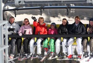 07-01-2009 SHOWBIZZ; CAROLINE TENSEN EN PARTNER PETER GALLAS IN SERFAUS. Tijdens hun wintersport vakantie in het prachtige Serfaus vertelde Caroline dat hun relatie super is en dat een huwelijk niet uitgesloten is.Het hele verhaal deze week in weekblad Prive.
foto: Albert den Iseger.