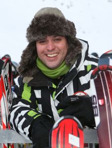 01-01-2009 SHOWBIZZ; WINTERSPORT VAKANTIE VOOR DE VIJF BAUERS IN OOSTENRIJK. De laatste vakantie voor de BAUERS met ze vijven op wintersport in Oostenrijk. Genieten van het prachtige doch erg koude weer, genieten van het plezier wat hun kinderen beleefden in de metershoge sneeuw  en lekker uitslapen, de ultieme vakantie voor de Bauers. Het was de eerste keer dat ze met de familie richting de sneeuw gingen en absoluut niet de laatste zo vertelde Frans. Hun vakantie werd echter op 29 Dec. afgebroken omdat Frans jr. ziek werd en deskundige medische hulp nodig had, het was voor Frans en Mariska inpakken en naar Nederland terug te rijden. Frans Jr lijdt aan Pseudo Kroup dat is een ontsteking aan de luchtwegen. Eenmaal terug in Nederland werd toch uitbundig de verjaardag van Frans gevierd die 30 dec jarig was. De foto serie van de Bauers weerspiegelen het plezier wat ze beleefden in de prachtige bergen van Oostenrijk.
Exclusieve foto-s : Albert den Iseger fototeam.