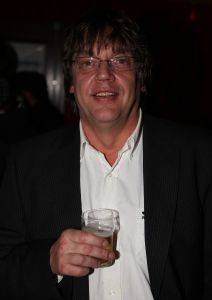 23-01-2009 SHOWBIZZ: GEELS EVENEMENTEN BUREAU VIERT WEER JAARLIJKS AWARD FEESTJE IN BOB SALOON. Tal van bekenden trotseerden het slechte weer om een avondje feest te vieren in Bob saloon en te genieten van tal van optredens. Gaston Starreveld babbelde het geheel aan elkaar en de charmante Carla Geels verraste de diverse artiesten op een ware Geels Award.
foto: Albert den Iseger.