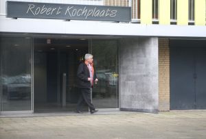 21-01-2009 SHOWBIZZ: JAN VAN GALEN OP BEZOEK BIJ ZIJN VROUW IN HET ZIEKENHUIS. De moeder van Rachel Hazes ligt in het Ijsselland ziekenhuis in Rotterdam. Zij is ernstig ziek.
foto: Albert den Iseger.