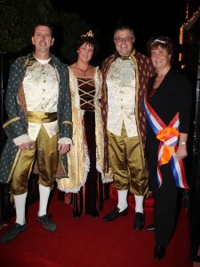 21-12-2008 SHOWBIZZ; HOUSEWARMING PARTY BIJ JAN SMIT EN YOLANTHE VAN CABAU VAN KASBERGEN. Op de uitnodiging stond: Kom als Prins of Prinses. Iedereen die kwam hield zich aan de dresscode.
foto: Albert den Iseger