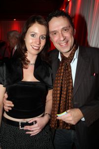 23-01-2009 SHOWBIZZ: GEELS EVENEMENTEN BUREAU VIERT WEER JAARLIJKS AWARD FEESTJE IN BOB SALOON. Tal van bekenden trotseerden het slechte weer om een avondje feest te vieren in Bob saloon en te genieten van tal van optredens. Gaston Starreveld babbelde het geheel aan elkaar en de charmante Carla Geels verraste de diverse artiesten op een ware Geels Award.
foto: Albert den Iseger.