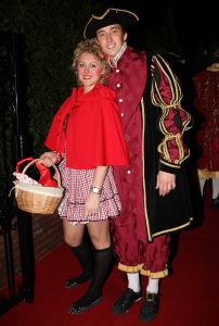 21-12-2008 SHOWBIZZ; HOUSEWARMING PARTY BIJ JAN SMIT EN YOLANTHE VAN CABAU VAN KASBERGEN. Op de uitnodiging stond: Kom als Prins of Prinses. Iedereen die kwam hield zich aan de dresscode.
foto: Albert den Iseger