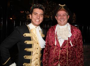 21-12-2008 SHOWBIZZ; HOUSEWARMING PARTY BIJ JAN SMIT EN YOLANTHE VAN CABAU VAN KASBERGEN. Op de uitnodiging stond: Kom als Prins of Prinses. Iedereen die kwam hield zich aan de dresscode.
foto: Albert den Iseger