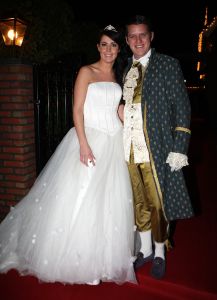 21-12-2008 SHOWBIZZ; HOUSEWARMING PARTY BIJ JAN SMIT EN YOLANTHE VAN CABAU VAN KASBERGEN. Op de uitnodiging stond: Kom als Prins of Prinses. Iedereen die kwam hield zich aan de dresscode.
foto: Albert den Iseger