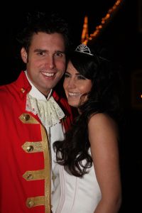 21-12-2008 SHOWBIZZ; HOUSEWARMING PARTY BIJ JAN SMIT EN YOLANTHE VAN CABAU VAN KASBERGEN. Op de uitnodiging stond: Kom als Prins of Prinses. Iedereen die kwam hield zich aan de dresscode.
foto: Albert den Iseger