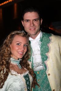 21-12-2008 SHOWBIZZ; HOUSEWARMING PARTY BIJ JAN SMIT EN YOLANTHE VAN CABAU VAN KASBERGEN. Op de uitnodiging stond: Kom als Prins of Prinses. Iedereen die kwam hield zich aan de dresscode.
foto: Albert den Iseger