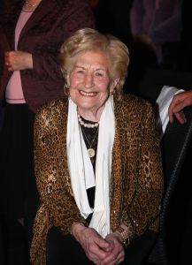19-01-2009 SHOWBIZZ; WILLEKE ALBERTI HAALT 170.000 EURIES OP VOOR HAAR FOUNDATION.In samenwerking met Frank Wentink productions haal de Willeke een mooi bedrag op voor haar Willeke Alberti Foundation. Zij steunt hiermee projecten in geestelijk en lichamelijke gezondheid.
foto: Albert den Iseger