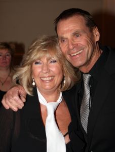 19-01-2009 SHOWBIZZ; WILLEKE ALBERTI HAALT 170.000 EURIES OP VOOR HAAR FOUNDATION.In samenwerking met Frank Wentink productions haal de Willeke een mooi bedrag op voor haar Willeke Alberti Foundation. Zij steunt hiermee projecten in geestelijk en lichamelijke gezondheid.
foto: Albert den Iseger