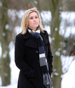 18-01-2010 SHOWBIZZ; SANDER SIMONS REGISSEERDE EIGEN BEGRAFENIS OP ZORGVLIET TE AMSTERDAM. Rode wijn en heerlijke broodjes stonden klaar voor zijn gasten die afscheid kwamen nemen op het besneeuwde Zorgvliet aan de Amstel. Sander had aan alles gedacht, zijn laatste rustplaats,de laatste muziek, het afscheid en zelfs de ontvangst van de aanwezige pers die werden verwend met de lekkerste broodjes en heerlijke koffie of thee. Sander had tot het laatste moment de regie strak in handen. Vele bekenden waren dan ook aanwezig oa. Rick Nieman,Loretta Schrijver.Nelly Frijda,John Bernard,Margreet Spijker,Jur Raatjes,Ruud Hendriks,Helga de Leur en Roland Koopman.
foto: Albert den Iseger.