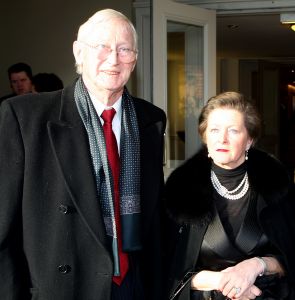 30-01-2010 SHOWBIZZ; AFSCHEID VAN EDGAR VOS EN HET VERHAAL VAN PARTNER GEERT EIJSBOUTS. Geert Eijsbouts de partner van Edgar Vos verteld in zijn prachtige penthouse te Hoorn het aangrijpende verhaal van hun laatste uren samen op vakantie in Miami. Deze week in uw weekblad Prive het prachtige verhaal van Geert over zijn afscheid van zijn grote liefde Edgar.
foto: Albert den Iseger.
