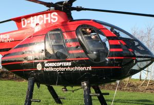 30-12-2009 SHOWBIZZ; PRIVE KERSTDINER BIJ IMCA MARINA THUIS MET VELE BN ers. Gerard Joling kwam in stijl, per helicopter. Gastvrouw Imca Marina was samen met Saskia en Serge_Gerard Joling_Thomas Berge_Jacques de Ancona en partner Hans_Dennie Christiaan_Marja en Liny en Edgar Vos.
foto: Albert den Iseger.