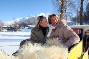01-01-2010 SHOWBIZZ; HANS EN SOFIE KRAAY HEBBEN IETS TE VIEREN IN SEEFELD OOSTENRIJK. Hans Kraay werd 50 jaar en dat moest gevierd worden in Seefeld en wel in hotel Lamm. Veel sneeuw, cadeaus en een prachtig hotel. Weekblad Prive maakte weer een mooie reportage en Edwin Bredius van Prive vierde samen met het Hans en Sofie Kraay  Hans zijn 50ste verjaardag.
foto: Albert den Iseger.