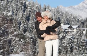 01-01-2010 SHOWBIZZ; HANS EN SOFIE KRAAY HEBBEN IETS TE VIEREN IN SEEFELD OOSTENRIJK. Hans Kraay werd 50 jaar en dat moest gevierd worden in Seefeld en wel in hotel Lamm. Veel sneeuw, cadeaus en een prachtig hotel. Weekblad Prive maakte weer een mooie reportage en Edwin Bredius van Prive vierde samen met het Hans en Sofie Kraay  Hans zijn 50ste verjaardag.
foto: Albert den Iseger.