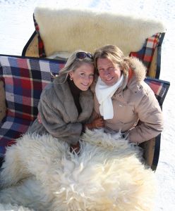 01-01-2010 SHOWBIZZ; HANS EN SOFIE KRAAY HEBBEN IETS TE VIEREN IN SEEFELD OOSTENRIJK. Hans Kraay werd 50 jaar en dat moest gevierd worden in Seefeld en wel in hotel Lamm. Veel sneeuw, cadeaus en een prachtig hotel. Weekblad Prive maakte weer een mooie reportage en Edwin Bredius van Prive vierde samen met het Hans en Sofie Kraay  Hans zijn 50ste verjaardag.
foto: Albert den Iseger.