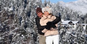 01-01-2010 SHOWBIZZ; HANS EN SOFIE KRAAY HEBBEN IETS TE VIEREN IN SEEFELD OOSTENRIJK. Hans Kraay werd 50 jaar en dat moest gevierd worden in Seefeld en wel in hotel Lamm. Veel sneeuw, cadeaus en een prachtig hotel. Weekblad Prive maakte weer een mooie reportage en Edwin Bredius van Prive vierde samen met het Hans en Sofie Kraay  Hans zijn 50ste verjaardag.
foto: Albert den Iseger.