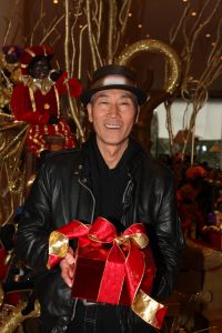 24-12-2009 SHOWBIZZ: HIROMI TOJO IS DE MAN NAAST WENDY VAN DIJKS USHI.
foto: Albert den Iseger