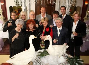 30-12-2009 SHOWBIZZ; PRIVE KERSTDINER BIJ IMCA MARINA THUIS MET VELE BN ers. Gerard Joling kwam in stijl, per helicopter. Gastvrouw Imca Marina was samen met Saskia en Serge_Gerard Joling_Thomas Berge_Jacques de Ancona en partner Hans_Dennie Christiaan_Marja en Liny en Edgar Vos.
foto: Albert den Iseger.