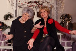 30-12-2009 SHOWBIZZ; PRIVE KERSTDINER BIJ IMCA MARINA THUIS MET VELE BN ers. Gerard Joling kwam in stijl, per helicopter. Gastvrouw Imca Marina was samen met Saskia en Serge_Gerard Joling_Thomas Berge_Jacques de Ancona en partner Hans_Dennie Christiaan_Marja en Liny en Edgar Vos.
foto: Albert den Iseger.