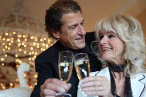 30-12-2009 SHOWBIZZ; PRIVE KERSTDINER BIJ IMCA MARINA THUIS MET VELE BN ers. Gerard Joling kwam in stijl, per helicopter. Gastvrouw Imca Marina was samen met Saskia en Serge_Gerard Joling_Thomas Berge_Jacques de Ancona en partner Hans_Dennie Christiaan_Marja en Liny en Edgar Vos.
foto: Albert den Iseger.