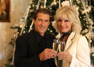 30-12-2009 SHOWBIZZ; PRIVE KERSTDINER BIJ IMCA MARINA THUIS MET VELE BN ers. Gerard Joling kwam in stijl, per helicopter. Gastvrouw Imca Marina was samen met Saskia en Serge_Gerard Joling_Thomas Berge_Jacques de Ancona en partner Hans_Dennie Christiaan_Marja en Liny en Edgar Vos.
foto: Albert den Iseger.