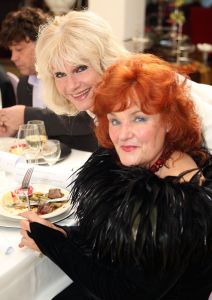 30-12-2009 SHOWBIZZ; PRIVE KERSTDINER BIJ IMCA MARINA THUIS MET VELE BN ers. Gerard Joling kwam in stijl, per helicopter. Gastvrouw Imca Marina was samen met Saskia en Serge_Gerard Joling_Thomas Berge_Jacques de Ancona en partner Hans_Dennie Christiaan_Marja en Liny en Edgar Vos.
foto: Albert den Iseger.
