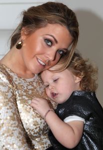 14-01-2011 SHOWBIZZ ; JOHN  EN CHARLOTTE-SOPHIE HEITINGA VERWACHTEN HUN 2DE KIND. Charlotte_Sophie Heitinga verwacht in Juli haar tweede kind. Het paar hoopt dat de bevalling zal gaan plaats vinden in Madrid. Jezebel kan bijna niet wachten tot haar broertje of zusje geboren is. En luistert elke dag naar de buik van mama. Het prachtige exclusieve interview van Edwin Bredius staat deze week in de extra dikke Prive.
foto: Albert den Iseger