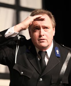 20-01-2011 SHOWBIZZ; NIEUWE MUSICAL BRENGT JE NAAR 1 FEBRUARI 1953 TOE. Een dramatische verhaal dat zich afspeelt in de bewuste nacht van 1953 waarin een stormvloed grote delen van Zuid West Nederland onder water zette. Met in de hoofdrollen, Ben Cramer_Marcel Smid_ Filip Bolluyt en Marleen van der Loo. De premiere is op 1 Februari a.s. in Middelburg.
foto: Albert den Iseger.