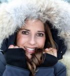 6-01-2011 SHOWBIZZ; DE MEEST VRIENDELIJKE TUINMAN VAN NEDERLAND MET A.S.  VROUW EN KINDEREN OP WINTERSPORT. Het ultieme gezinsgeluk in de Oostenrijkse sneeuw was dit jaar voor Lodewijk Hoekstra en zijn aanstaande vrouw Kristel. Het paar heeft plannen om in het voorjaar van dit nieuwe jaar te gaan trouwen in Spanje. Wij namen met paar mee naar Seefeld in het prachtige Alpenmedhotel Lamm. Lodewijk en Kristel genoten samen met hun kinderen Diese en Mels van het prachtige winterse landschap en natuurlijk van de eerste skilessen. De hele reportage vind u terug in Prive nr.51.
Foto: Albert den Iseger.