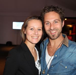 30-01-2012 SHOWBIZZ; ERNY VAN REIJMERSDAL TOONDE ZIJN NIEUWE COLLECTIE OP AMSTERDAM FASHIONWEEK. Het bloed kruipt waar het niet kan gaan, zegt Erny na zijn schitterende modeshow op de A.F.W. Bij het zien van het eerste gedeelte van de show weet en voel je al de vakmanschap van Erny. Prachtige stoffen en opmerkelijk veel vossen bont, gecombineerd met prachtige stoere laarzen en ruig leer. Iedereen ging op de banken staan en Erny en zijn partner genoten van het minutenlang applause.
foto: Albert den Iseger.