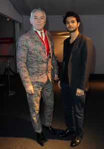 30-01-2012 SHOWBIZZ; ERNY VAN REIJMERSDAL TOONDE ZIJN NIEUWE COLLECTIE OP AMSTERDAM FASHIONWEEK. Het bloed kruipt waar het niet kan gaan, zegt Erny na zijn schitterende modeshow op de A.F.W. Bij het zien van het eerste gedeelte van de show weet en voel je al de vakmanschap van Erny. Prachtige stoffen en opmerkelijk veel vossen bont, gecombineerd met prachtige stoere laarzen en ruig leer. Iedereen ging op de banken staan en Erny en zijn partner genoten van het minutenlang applause.
foto: Albert den Iseger.