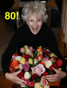 11-01-2013 SHOWBIZZ; ADELE BLOEMENDAAL VANDAAG 80 JAAR. 
Adele Bloemendaal was op haar tachtigste verjaardag al haar vrienden te slim af. Geen surpriseparty s, geen onverwacht bezoek. En al helemaal geen camerateams -met lelijke bloemen. Adele dook onder in een luxesuite van het Amstel Hotel:  Moet je kijken hoe lekker helemaal nks!
foto: Albert den Iseger
